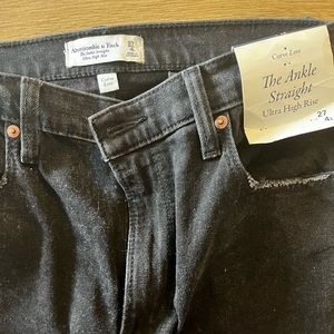 !NWT! Abercrombie CURVE LOVE Ultra High Rise Ankle Straight *long*